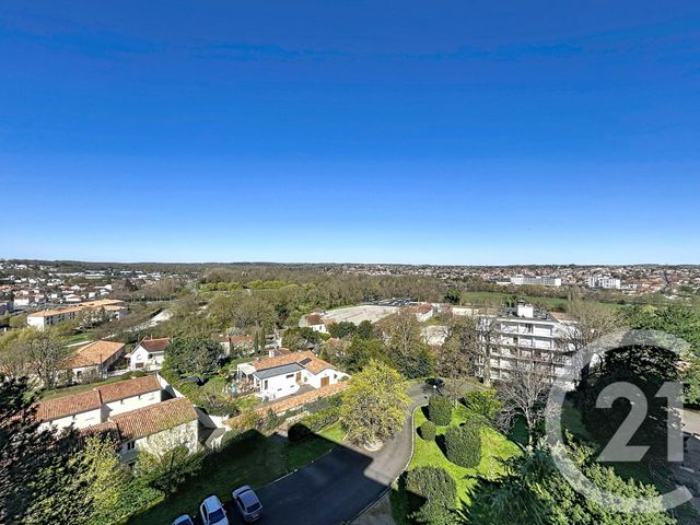 Appartement T3 &agrave; louer - 3 pi&egrave;ces - 62,90 m2 - Angouleme - 16 - POITOU-CHARENTES