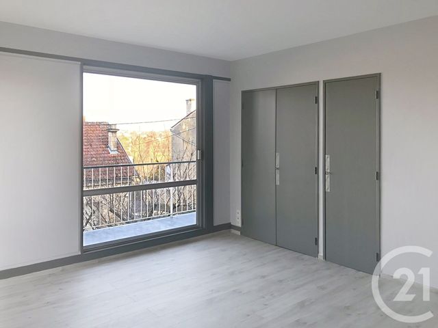 Appartement F3 &agrave; louer - 3 pi&egrave;ces - 88,60 m2 - Angouleme - 16 - POITOU-CHARENTES