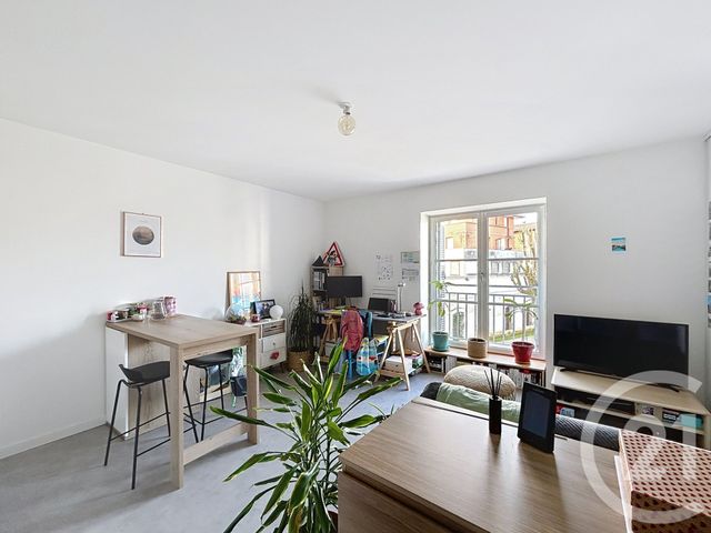 Appartement F1 &agrave; louer - 1 pi&egrave;ce - 27,21 m2 - La Couronne - 16 - POITOU-CHARENTES