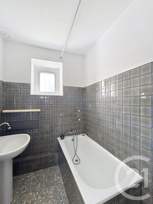 Maison &agrave; louer - 3 pi&egrave;ces - 65,67 m2 - Garat - 16 - POITOU-CHARENTES