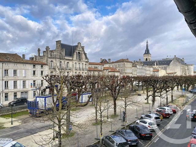 Appartement F2 &agrave; louer - 2 pi&egrave;ces - 48,80 m2 - Angouleme - 16 - POITOU-CHARENTES