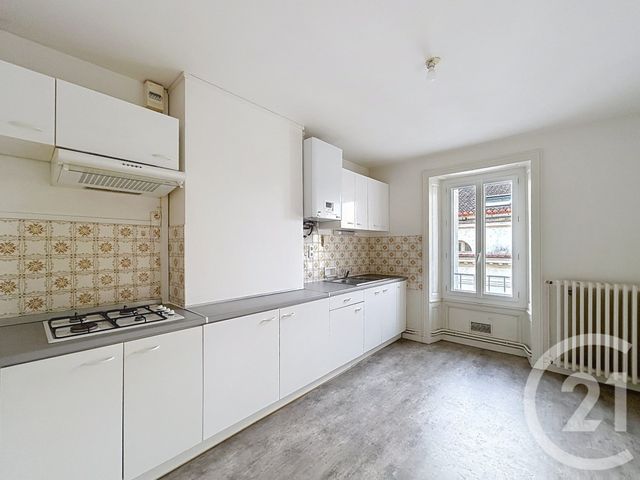 Appartement F2 &agrave; louer - 2 pi&egrave;ces - 76,89 m2 - Angouleme - 16 - POITOU-CHARENTES