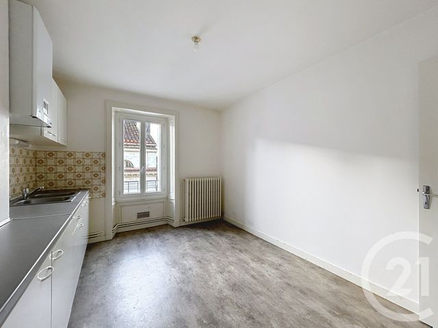 Appartement F2 &agrave; louer - 2 pi&egrave;ces - 76,89 m2 - Angouleme - 16 - POITOU-CHARENTES