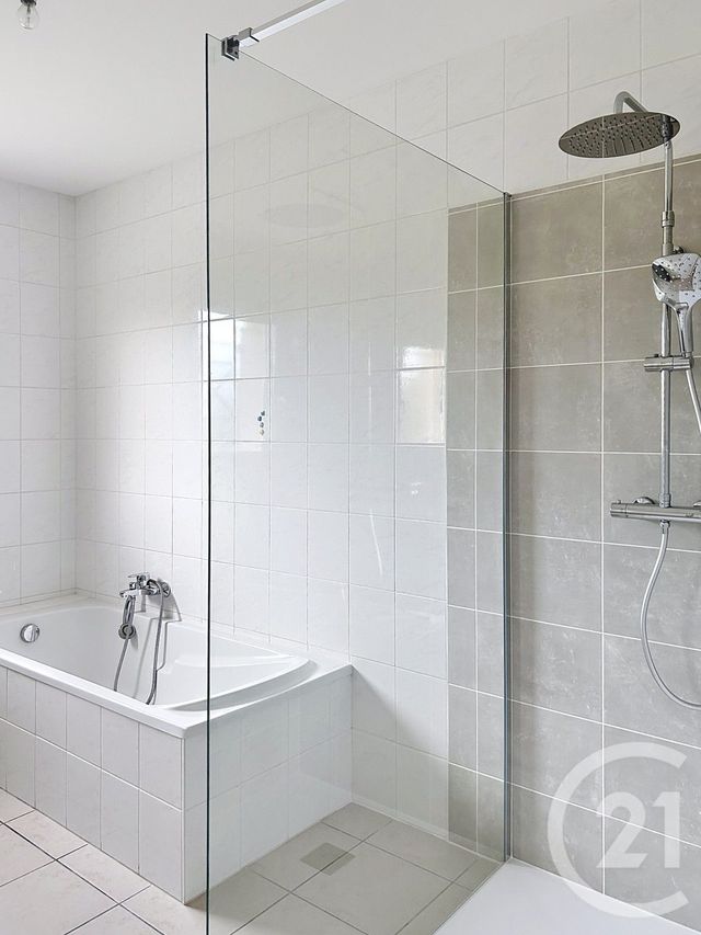 Maison &agrave; louer - 4 pi&egrave;ces - 103,03 m2 - Brie - 16 - POITOU-CHARENTES