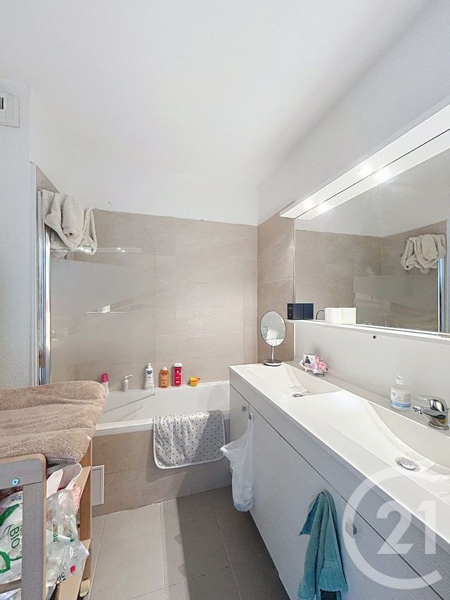 Maison &agrave; louer - 4 pi&egrave;ces - 76,50 m2 - Angouleme - 16 - POITOU-CHARENTES