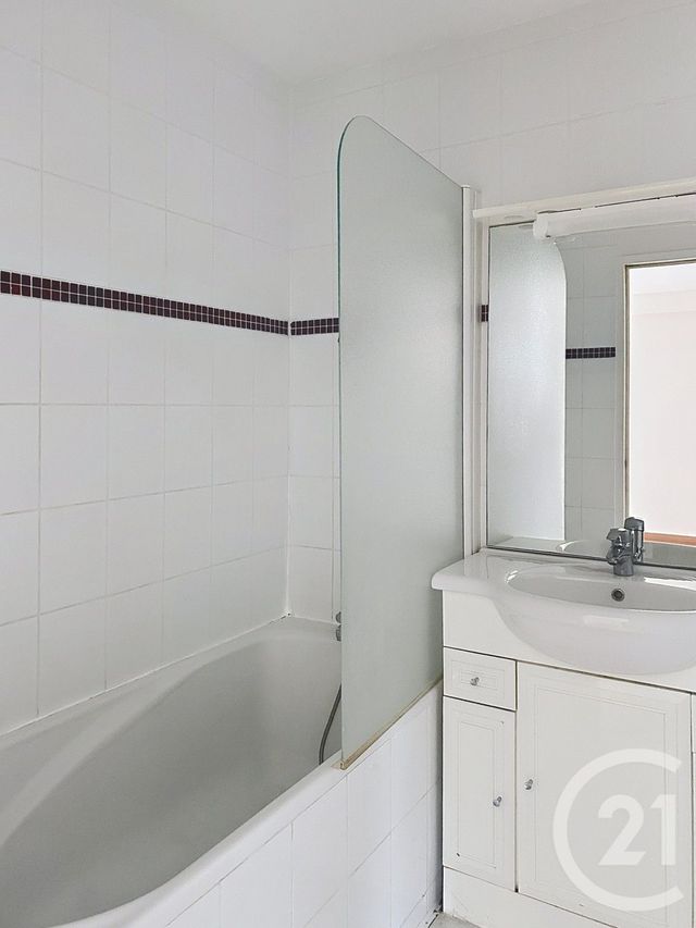 Appartement F2 &agrave; louer - 2 pi&egrave;ces - 54,78 m2 - Angouleme - 16 - POITOU-CHARENTES