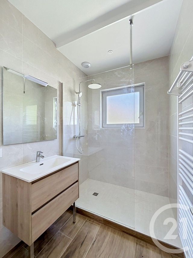 Appartement F3 &agrave; louer - 3 pi&egrave;ces - 61,76 m2 - Angouleme - 16 - POITOU-CHARENTES