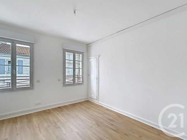 Appartement F4 &agrave; louer - 4 pi&egrave;ces - 95,50 m2 - Angouleme - 16 - POITOU-CHARENTES
