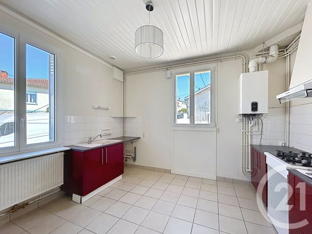 Maison &agrave; louer - 3 pi&egrave;ces - 75,30 m2 - Angouleme - 16 - POITOU-CHARENTES