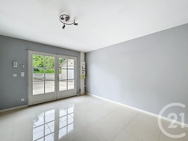 Appartement F1 &agrave; louer - 2 pi&egrave;ces - 32,90 m2 - La Couronne - 16 - POITOU-CHARENTES