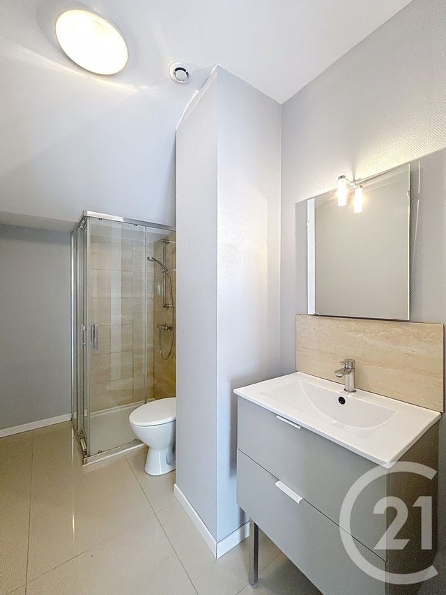 Appartement F1 &agrave; louer - 2 pi&egrave;ces - 32,90 m2 - La Couronne - 16 - POITOU-CHARENTES