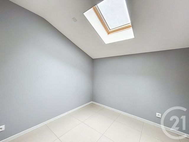 Appartement F1 &agrave; louer - 2 pi&egrave;ces - 32,90 m2 - La Couronne - 16 - POITOU-CHARENTES