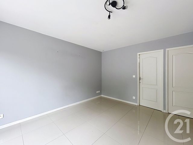 Appartement F1 &agrave; louer - 2 pi&egrave;ces - 32,90 m2 - La Couronne - 16 - POITOU-CHARENTES