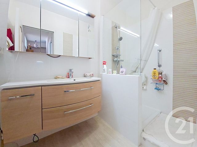 Appartement F4 &agrave; vendre - 4 pi&egrave;ces - 112 m2 - Angouleme - 16 - POITOU-CHARENTES