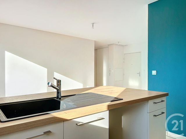 Appartement F3 &agrave; louer - 3 pi&egrave;ces - 63,50 m2 - Angouleme - 16 - POITOU-CHARENTES