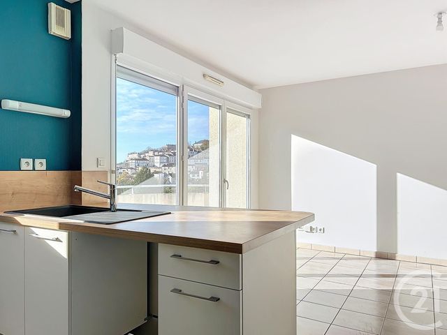 Appartement F3 &agrave; louer - 3 pi&egrave;ces - 63,50 m2 - Angouleme - 16 - POITOU-CHARENTES