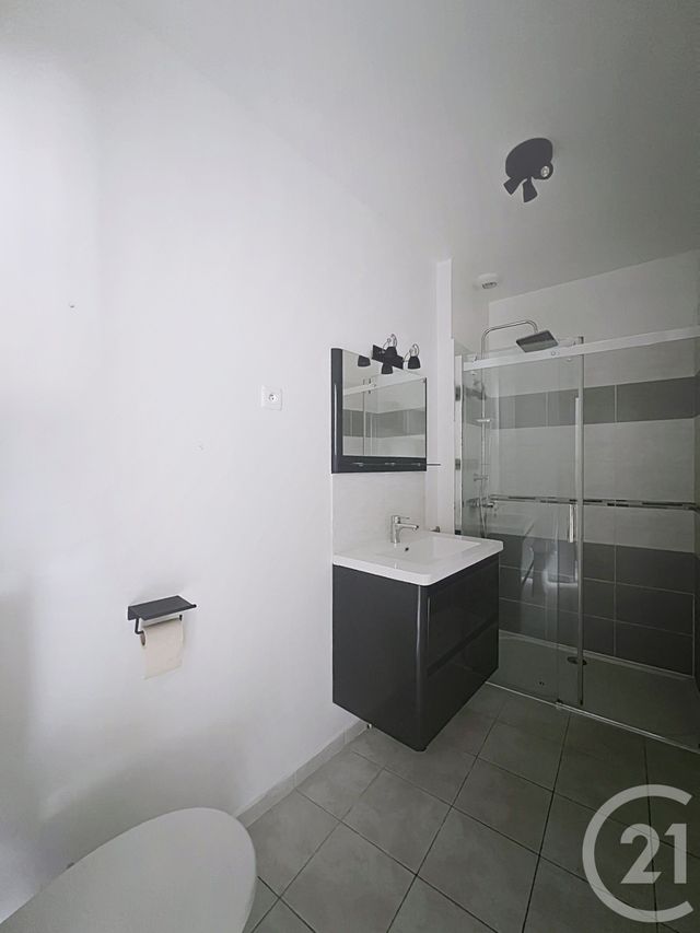 Maison &agrave; louer - 4 pi&egrave;ces - 91,07 m2 - Angouleme - 16 - POITOU-CHARENTES