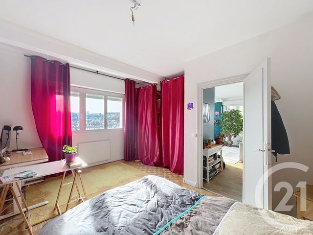 Appartement T3 &agrave; louer - 4 pi&egrave;ces - 87,02 m2 - Angouleme - 16 - POITOU-CHARENTES