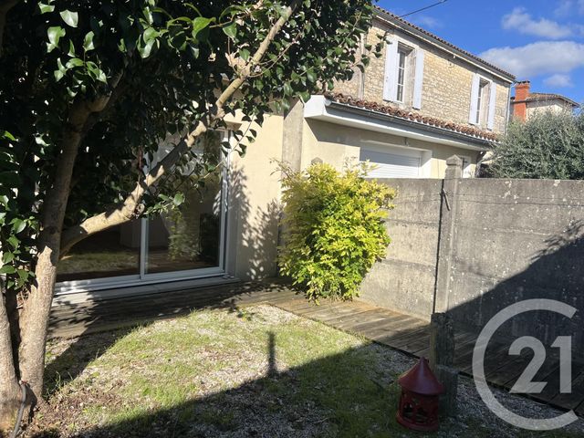 Appartement F1 &agrave; louer - 1 pi&egrave;ce - 34 m2 - Angouleme - 16 - POITOU-CHARENTES
