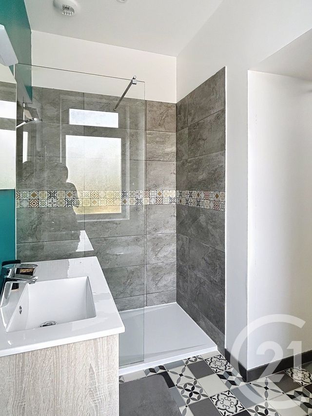 Appartement Chambre &agrave; louer - 1 pi&egrave;ce - 22,30 m2 - Ruelle Sur Touvre - 16 - POITOU-CHARENTES