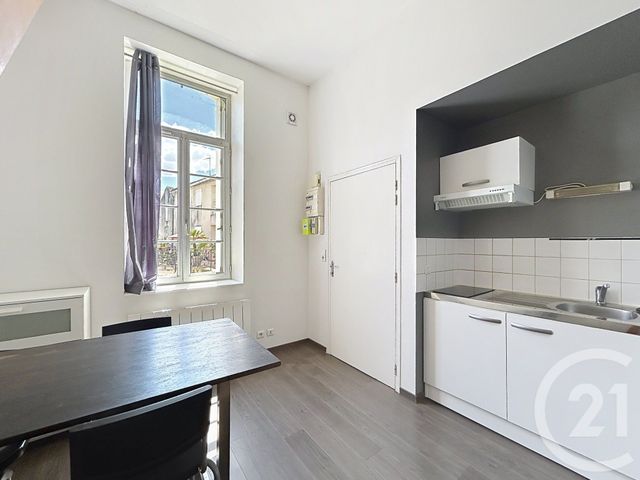 Appartement Duplex &agrave; louer - 2 pi&egrave;ces - 22,43 m2 - Angouleme - 16 - POITOU-CHARENTES