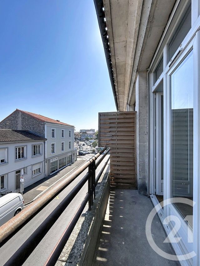 Appartement F3 &agrave; louer - 3 pi&egrave;ces - 65 m2 - Angouleme - 16 - POITOU-CHARENTES