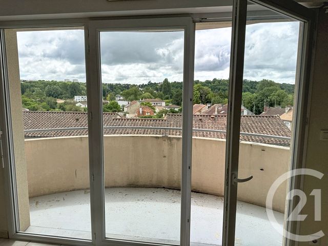 Appartement F3 &agrave; vendre - 3 pi&egrave;ces - 56,70 m2 - Angouleme - 16 - POITOU-CHARENTES