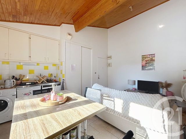 Appartement F2 &agrave; louer - 2 pi&egrave;ces - 32,01 m2 - St Michel - 16 - POITOU-CHARENTES