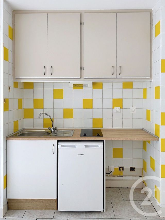 Appartement F2 &agrave; louer - 2 pi&egrave;ces - 31,95 m2 - St Michel - 16 - POITOU-CHARENTES