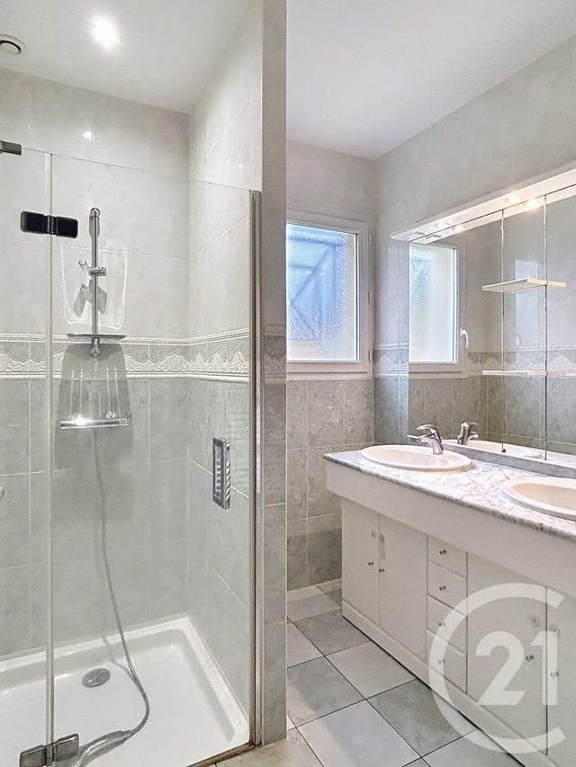 Maison &agrave; louer - 5 pi&egrave;ces - 108,56 m2 - Garat - 16 - POITOU-CHARENTES