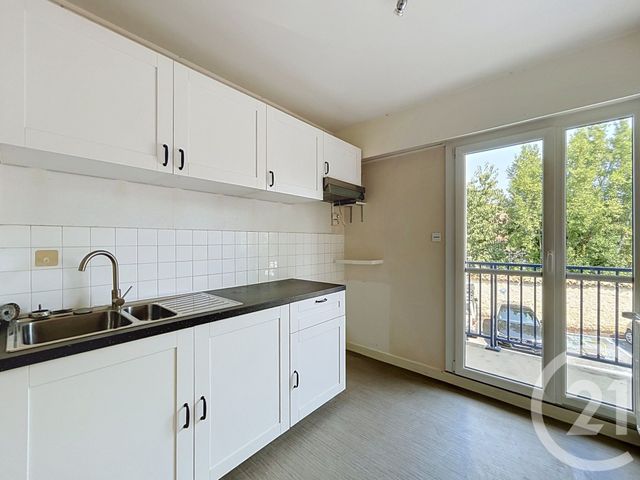 Appartement F2 &agrave; louer - 2 pi&egrave;ces - 74,35 m2 - Angouleme - 16 - POITOU-CHARENTES