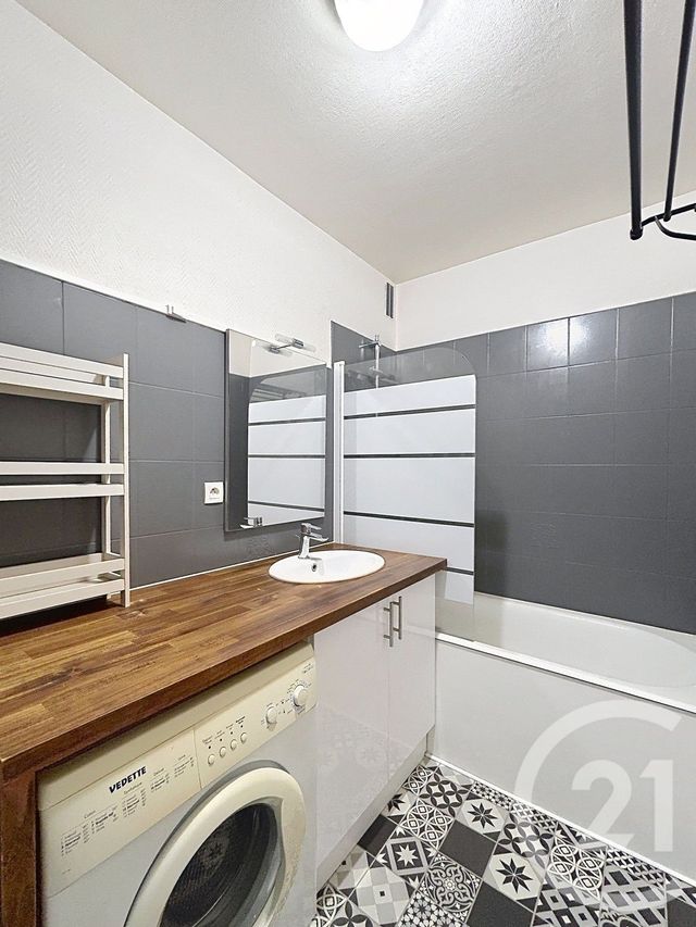 Appartement F2 &agrave; louer - 2 pi&egrave;ces - 74,35 m2 - Angouleme - 16 - POITOU-CHARENTES