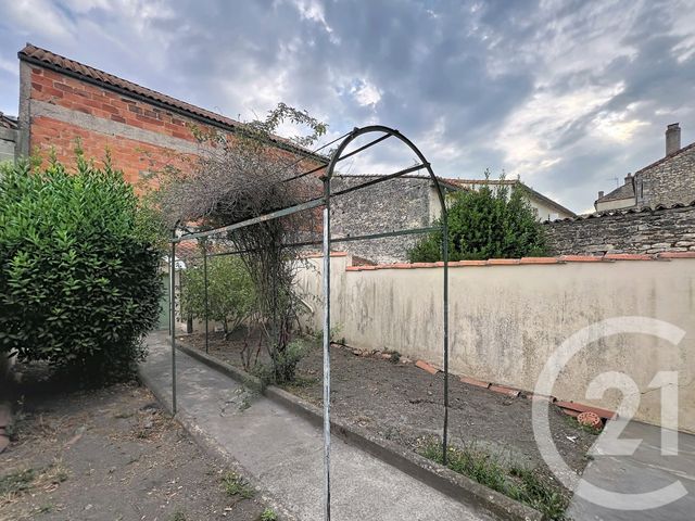 Maison &agrave; louer - 4 pi&egrave;ces - 97,10 m2 - Angouleme - 16 - POITOU-CHARENTES