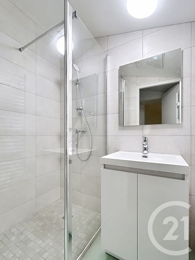 Appartement F2 &agrave; louer - 2 pi&egrave;ces - 42,49 m2 - L Isle D Espagnac - 16 - POITOU-CHARENTES