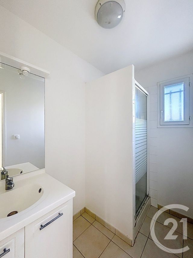Maison &agrave; louer - 3 pi&egrave;ces - 70 m2 - Ruelle Sur Touvre - 16 - POITOU-CHARENTES