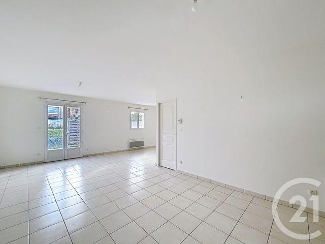 Maison &agrave; louer - 3 pi&egrave;ces - 70 m2 - Ruelle Sur Touvre - 16 - POITOU-CHARENTES
