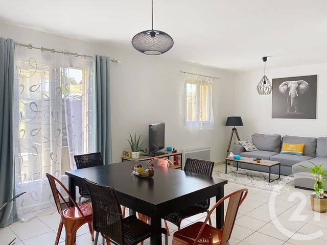 Maison &agrave; louer - 3 pi&egrave;ces - 70 m2 - Ruelle Sur Touvre - 16 - POITOU-CHARENTES