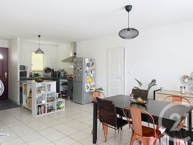 Maison &agrave; louer - 3 pi&egrave;ces - 70 m2 - Ruelle Sur Touvre - 16 - POITOU-CHARENTES