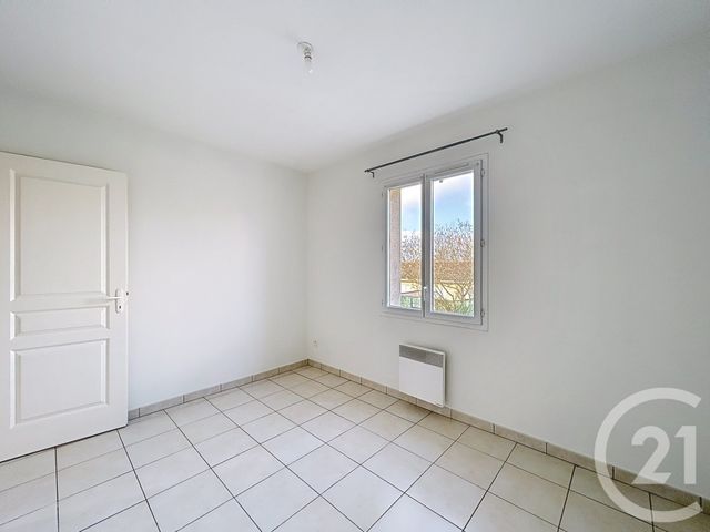 Maison &agrave; louer - 3 pi&egrave;ces - 70 m2 - Ruelle Sur Touvre - 16 - POITOU-CHARENTES