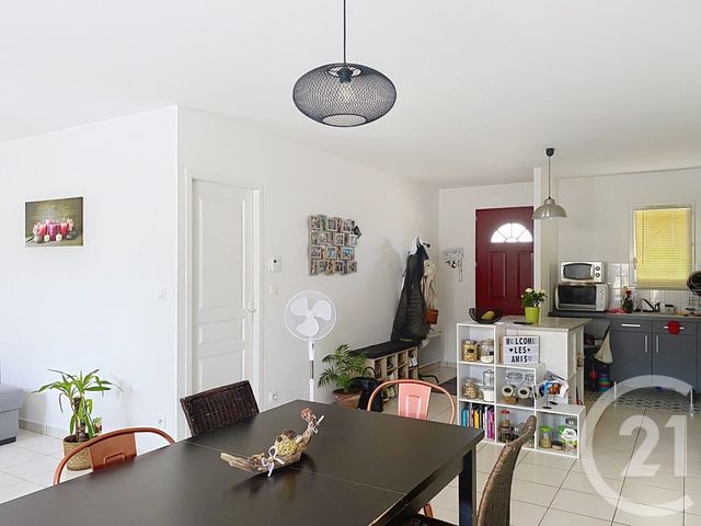 Maison &agrave; louer - 3 pi&egrave;ces - 70 m2 - Ruelle Sur Touvre - 16 - POITOU-CHARENTES