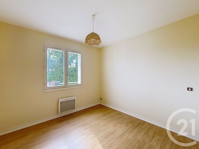 Appartement F2 &agrave; louer - 2 pi&egrave;ces - 29,30 m2 - St Michel - 16 - POITOU-CHARENTES