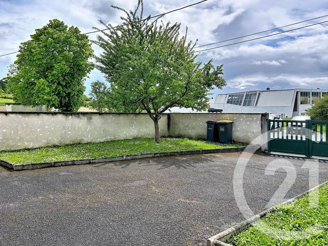 Maison &agrave; louer - 4 pi&egrave;ces - 97,50 m2 - St Michel - 16 - POITOU-CHARENTES