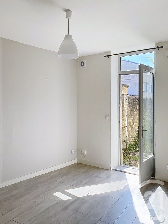 Appartement F2 &agrave; louer - 2 pi&egrave;ces - 27 m2 - Angouleme - 16 - POITOU-CHARENTES