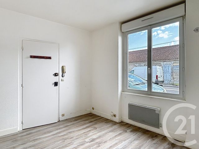 Appartement F1 &agrave; louer - 1 pi&egrave;ce - 16,54 m2 - St Yrieix Sur Charente - 16 - POITOU-CHARENTES
