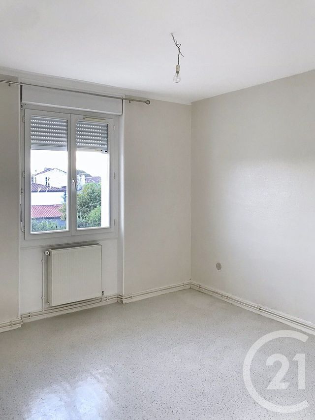 Appartement F3 &agrave; louer - 3 pi&egrave;ces - 63 m2 - Angouleme - 16 - POITOU-CHARENTES