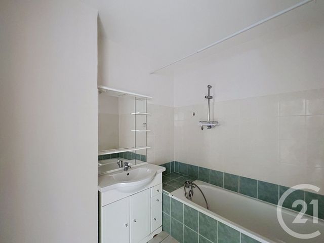 Appartement F3 &agrave; louer - 3 pi&egrave;ces - 57,32 m2 - Angouleme - 16 - POITOU-CHARENTES