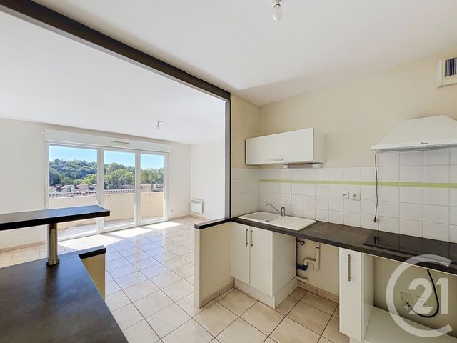 Appartement F3 &agrave; louer - 3 pi&egrave;ces - 57,32 m2 - Angouleme - 16 - POITOU-CHARENTES