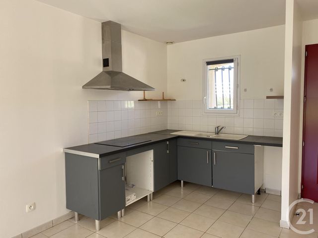 Maison &agrave; louer - 3 pi&egrave;ces - 71,30 m2 - Ruelle Sur Touvre - 16 - POITOU-CHARENTES