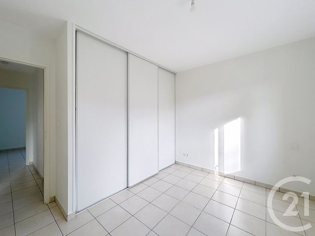 Maison &agrave; louer - 3 pi&egrave;ces - 71,30 m2 - Ruelle Sur Touvre - 16 - POITOU-CHARENTES