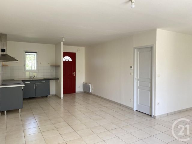 Maison &agrave; louer - 3 pi&egrave;ces - 71,30 m2 - Ruelle Sur Touvre - 16 - POITOU-CHARENTES
